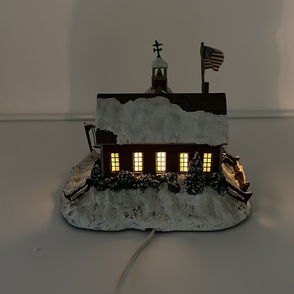 Hawthorne Village Winter Memories Little Red School House” Terry Redlin -  2000 - Picture 4 of 16